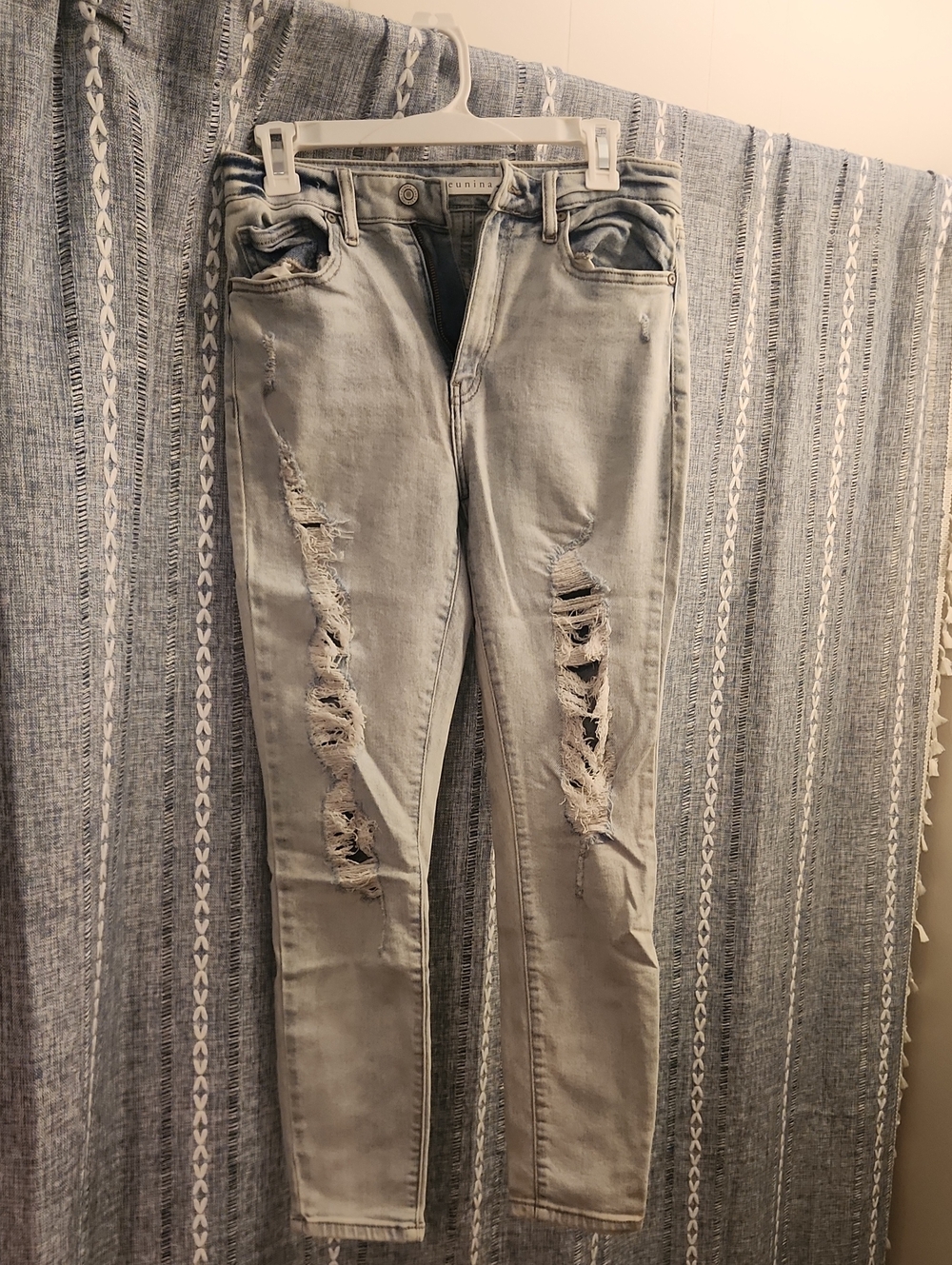 Womans 7 Eunina Light Gray Distressed Skinny Jeans